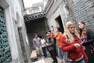 Exchange students visited the Heritage Trail in Ping Shan on 21 January 2012.